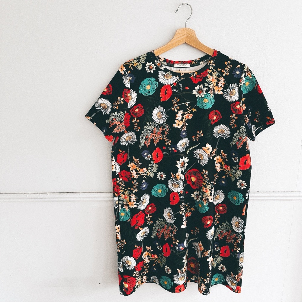 ZARA > Floral Shift Dress